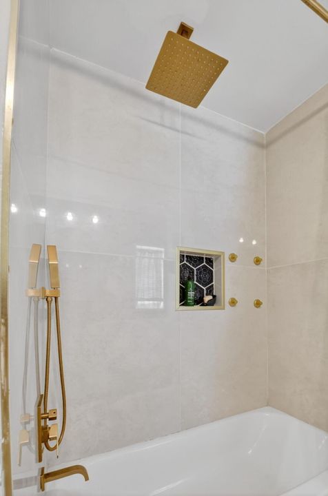 En Venta: $674,900 (2 camas, 1 baños, 1406 Pies cuadrados)