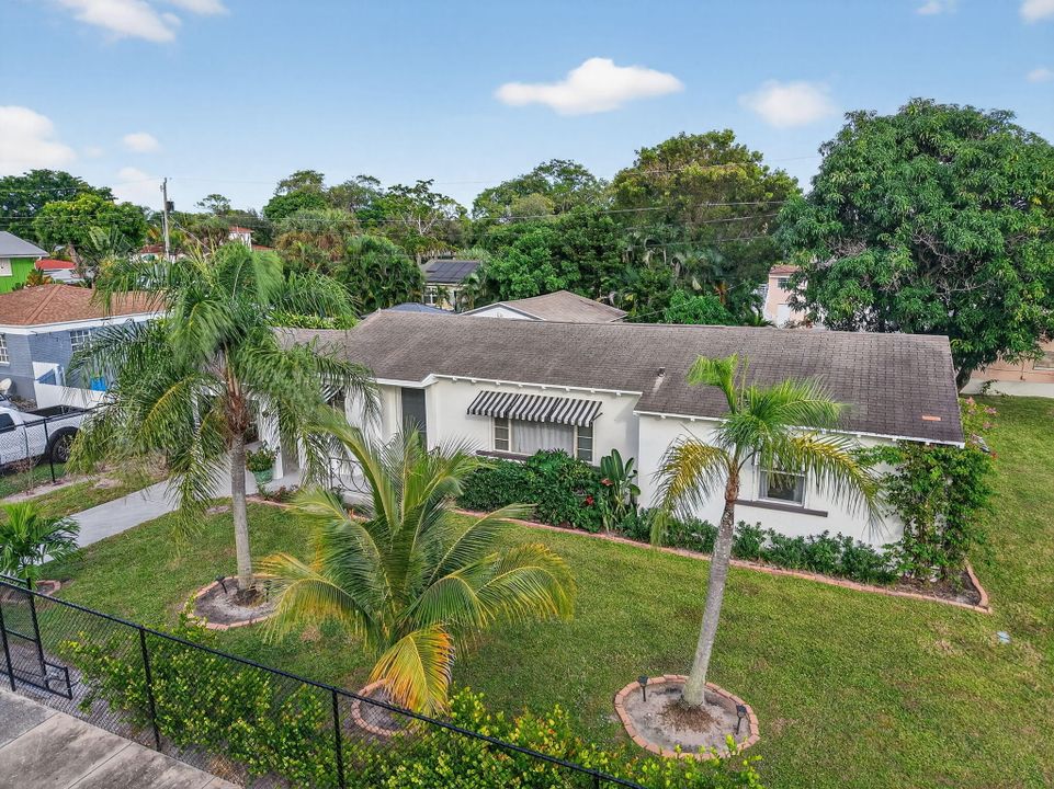 En Venta: $674,900 (2 camas, 1 baños, 1406 Pies cuadrados)