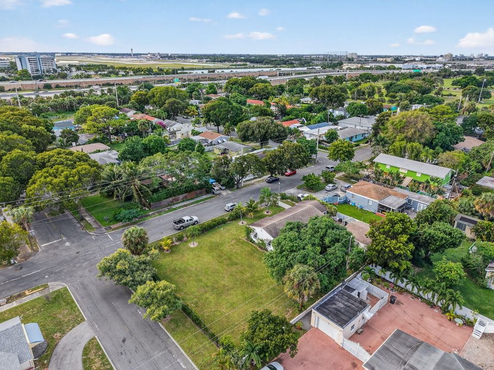 En Venta: $674,900 (2 camas, 1 baños, 1406 Pies cuadrados)