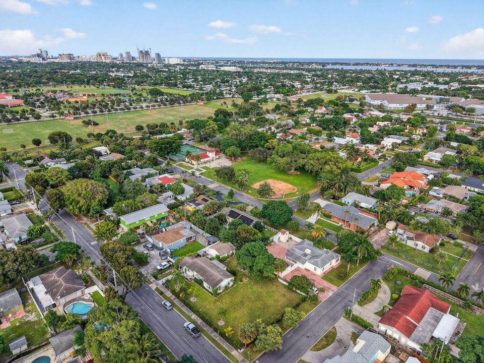 En Venta: $674,900 (2 camas, 1 baños, 1406 Pies cuadrados)