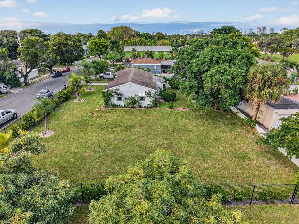 En Venta: $674,900 (2 camas, 1 baños, 1406 Pies cuadrados)