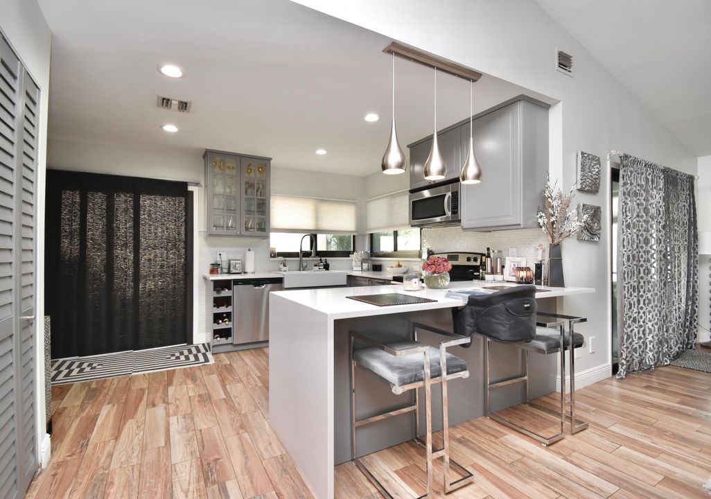 Active With Contract: $569,000 (3 beds, 2 baths, 1479 Square Feet)