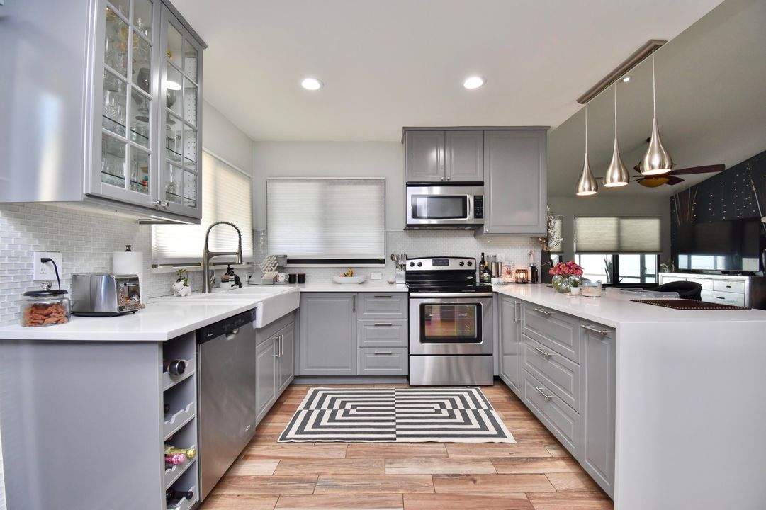 Active With Contract: $569,000 (3 beds, 2 baths, 1479 Square Feet)