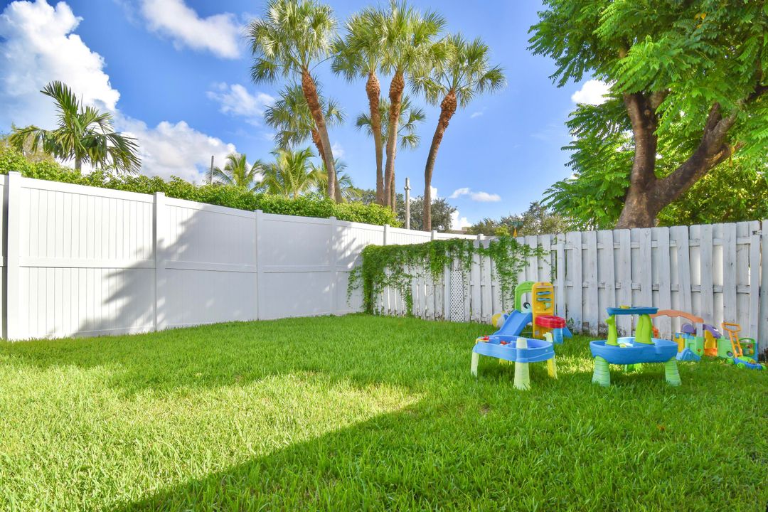 Active With Contract: $569,000 (3 beds, 2 baths, 1479 Square Feet)