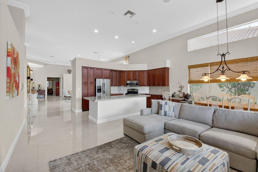 Activo con contrato: $1,695,000 (3 camas, 4 baños, 2880 Pies cuadrados)