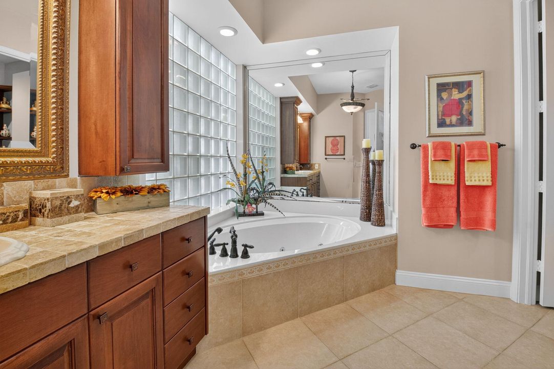 Activo con contrato: $1,695,000 (3 camas, 4 baños, 2880 Pies cuadrados)