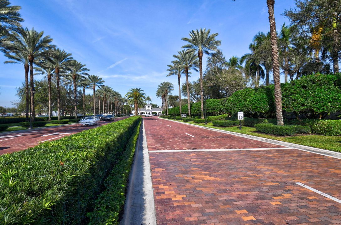 Activo con contrato: $1,695,000 (3 camas, 4 baños, 2880 Pies cuadrados)