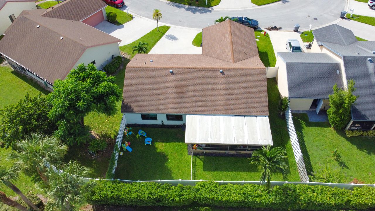 Active With Contract: $569,000 (3 beds, 2 baths, 1479 Square Feet)