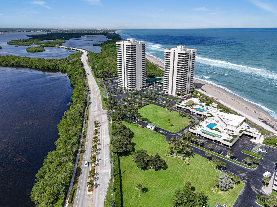 Под контрактом: $1,150,000 (2 спален, 2 ванн, 1435 Квадратных фут)