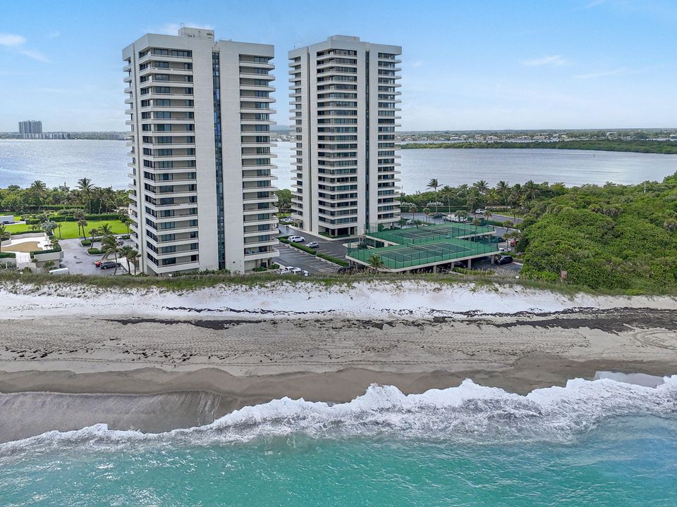 Под контрактом: $1,150,000 (2 спален, 2 ванн, 1435 Квадратных фут)