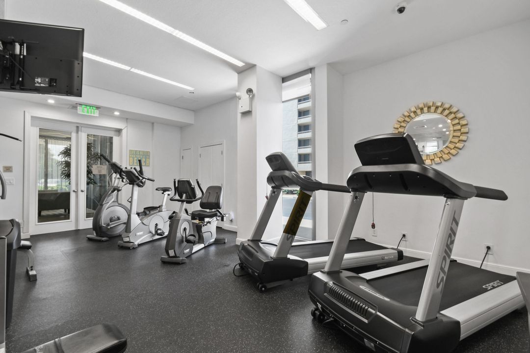 Под контрактом: $1,150,000 (2 спален, 2 ванн, 1435 Квадратных фут)