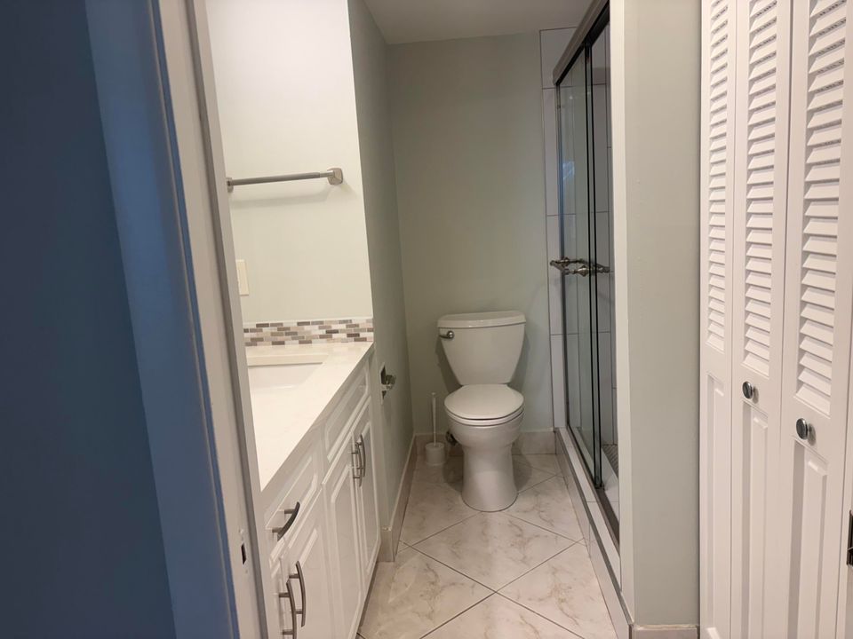 合同活跃: $1,799 (2 贝兹, 2 浴室, 916 平方英尺)