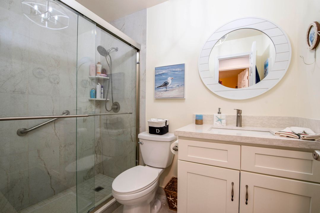 For Sale: $222,000 (2 beds, 2 baths, 904 Square Feet)