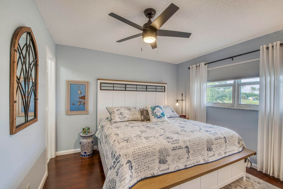 For Sale: $222,000 (2 beds, 2 baths, 904 Square Feet)