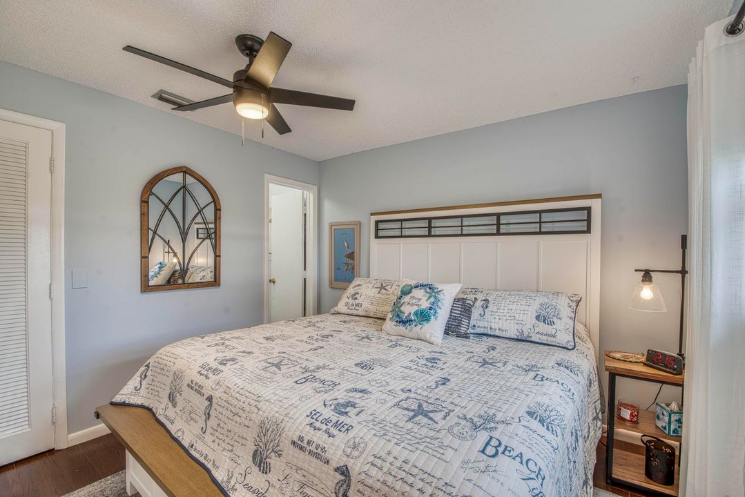 For Sale: $222,000 (2 beds, 2 baths, 904 Square Feet)