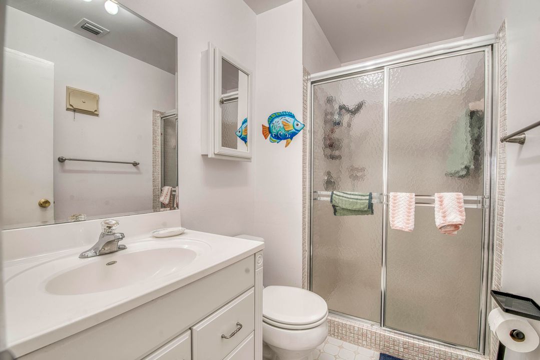 For Sale: $222,000 (2 beds, 2 baths, 904 Square Feet)