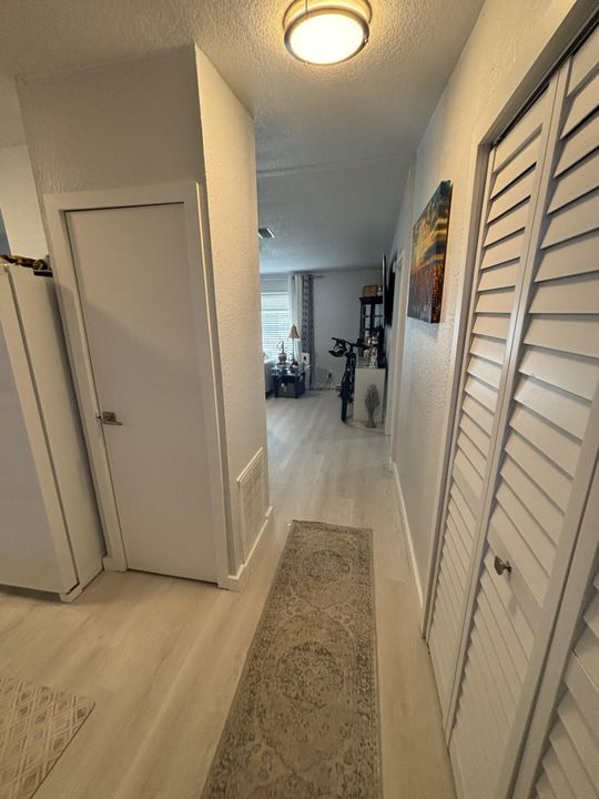 For Sale: $215,000 (3 beds, 2 baths, 1280 Square Feet)