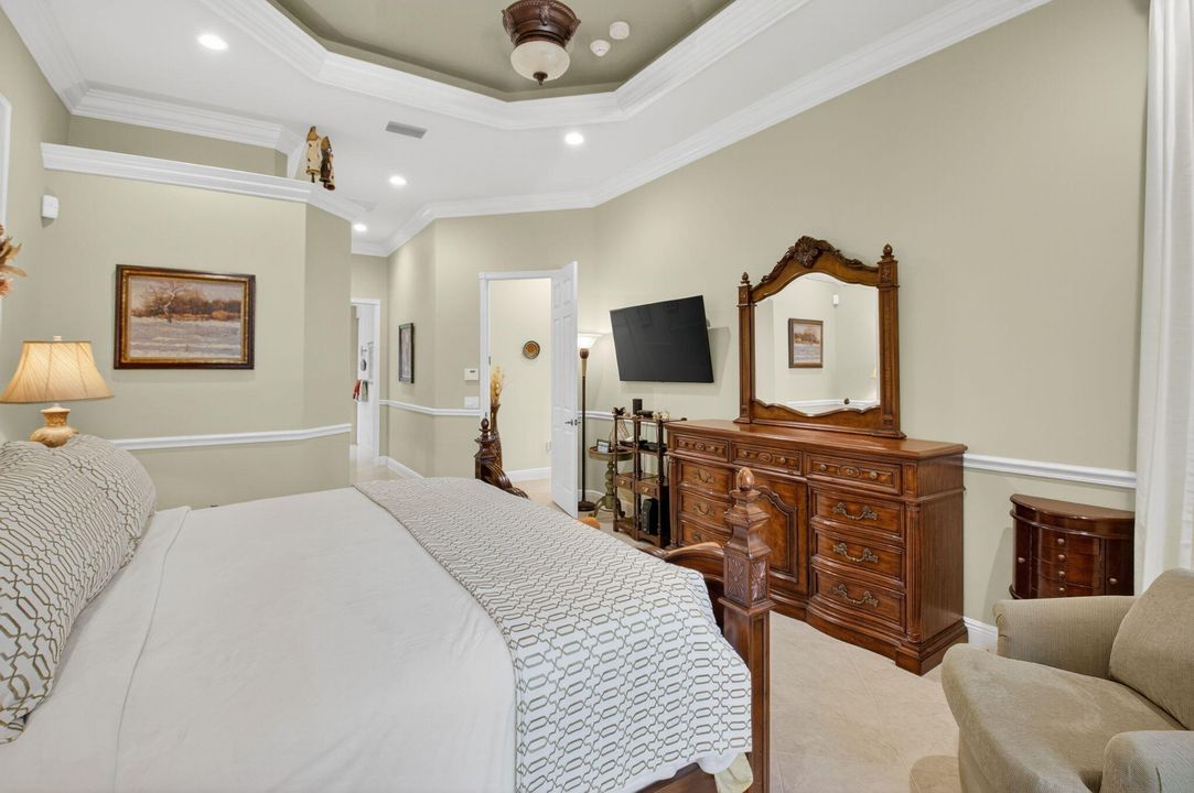 合同活跃: $624,900 (3 贝兹, 2 浴室, 2327 平方英尺)