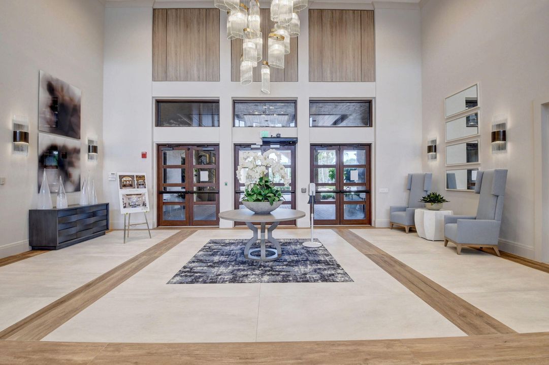 合同活跃: $624,900 (3 贝兹, 2 浴室, 2327 平方英尺)