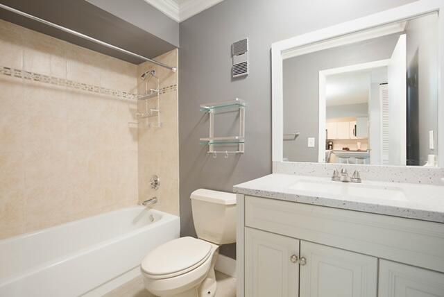 For Sale: $227,000 (2 beds, 2 baths, 936 Square Feet)