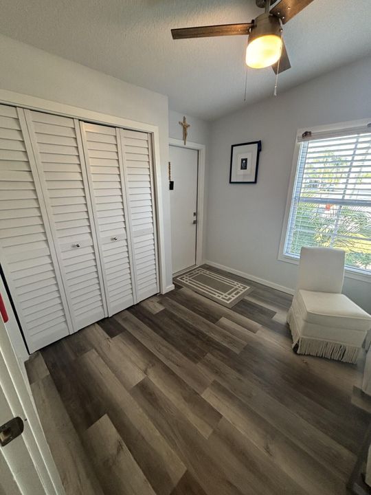 For Sale: $215,000 (3 beds, 2 baths, 1280 Square Feet)