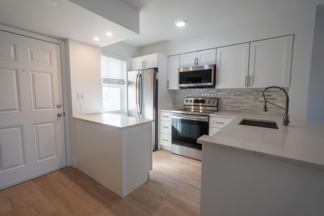 Activo con contrato: $2,000 (2 camas, 2 baños, 770 Pies cuadrados)