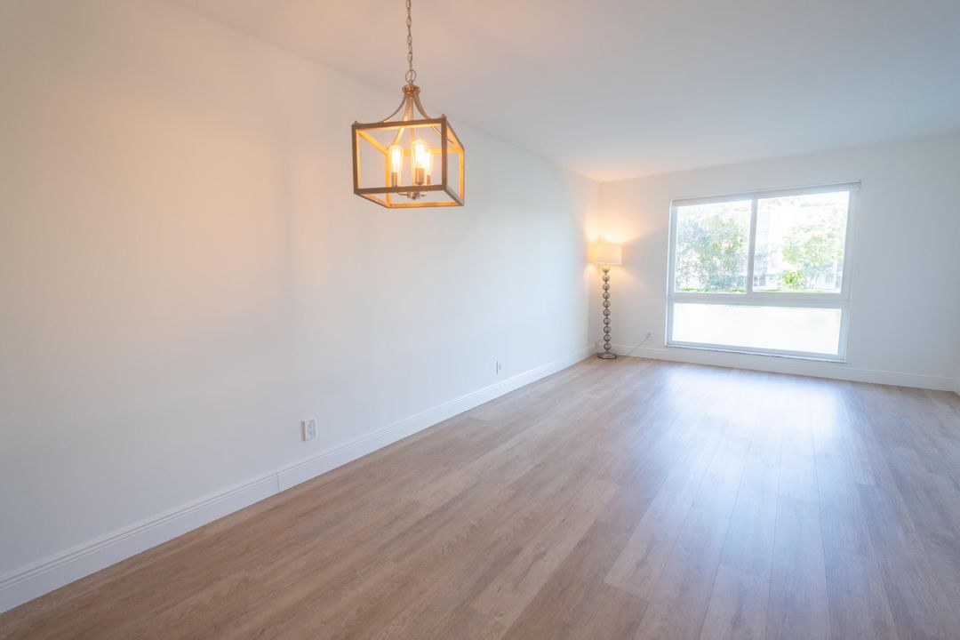 Activo con contrato: $2,000 (2 camas, 2 baños, 770 Pies cuadrados)