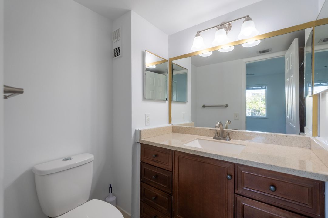 Activo con contrato: $2,000 (2 camas, 2 baños, 770 Pies cuadrados)