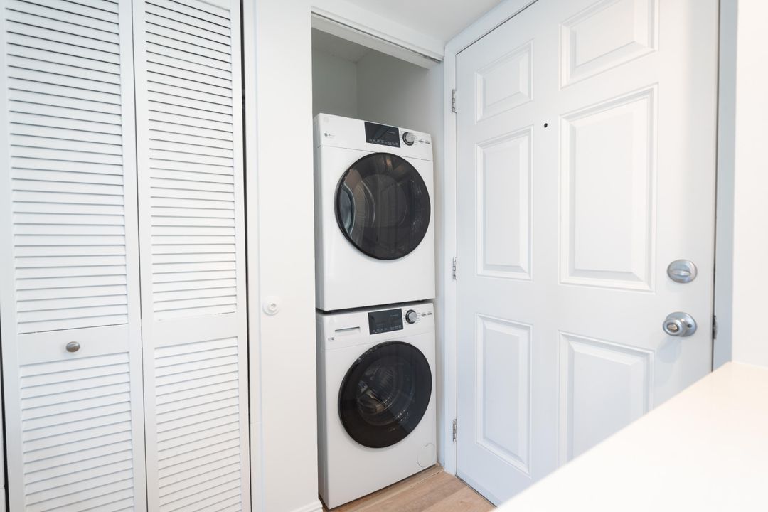 Activo con contrato: $2,000 (2 camas, 2 baños, 770 Pies cuadrados)