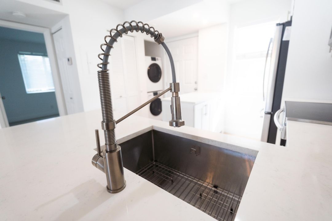 Activo con contrato: $2,000 (2 camas, 2 baños, 770 Pies cuadrados)