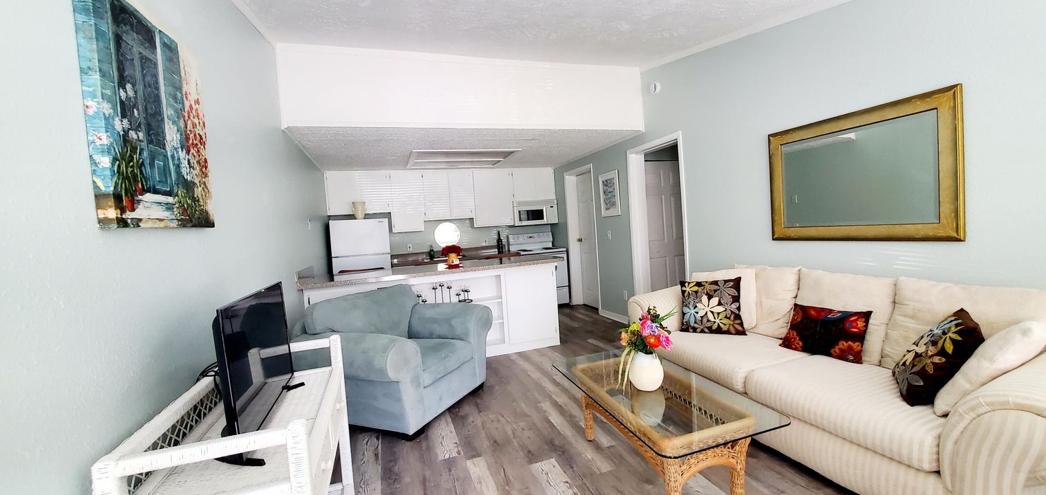 Под контрактом: $135,000 (1 спален, 1 ванн, 550 Квадратных фут)