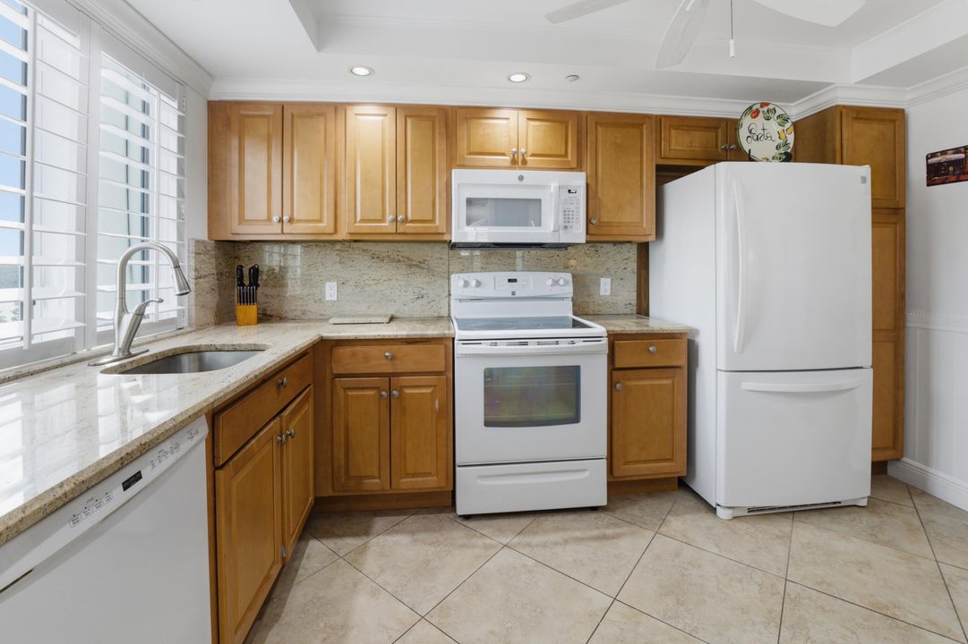 For Sale: $1,600,000 (2 beds, 2 baths, 1600 Square Feet)
