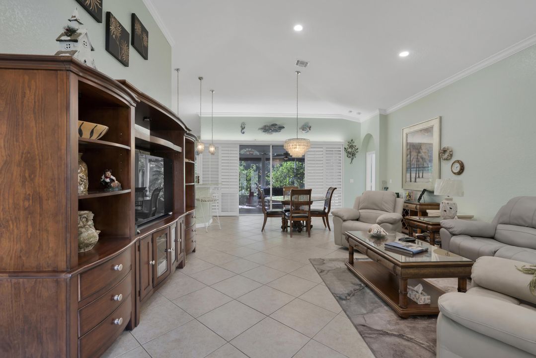 For Sale: $400,000 (3 beds, 2 baths, 1766 Square Feet)