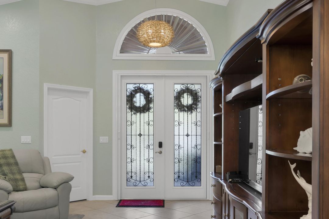 For Sale: $400,000 (3 beds, 2 baths, 1766 Square Feet)