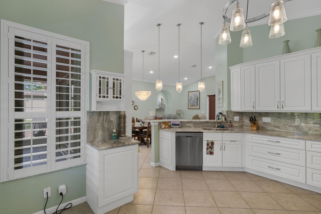 For Sale: $400,000 (3 beds, 2 baths, 1766 Square Feet)