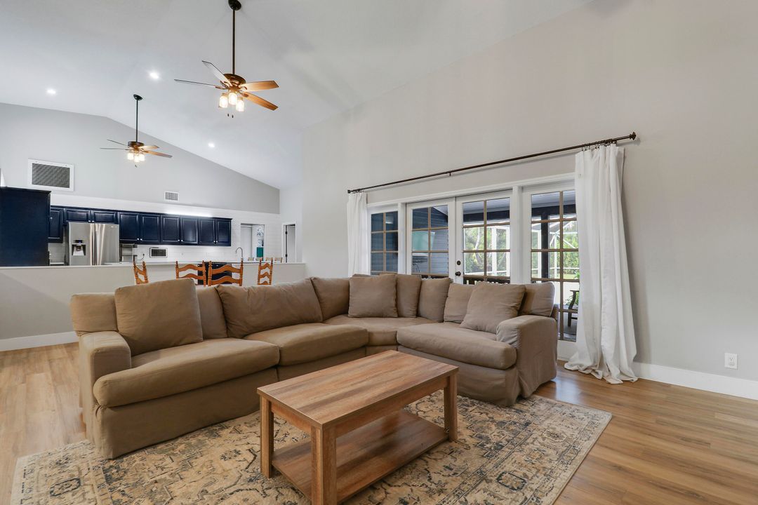 For Sale: $1,050,000 (4 beds, 3 baths, 2486 Square Feet)