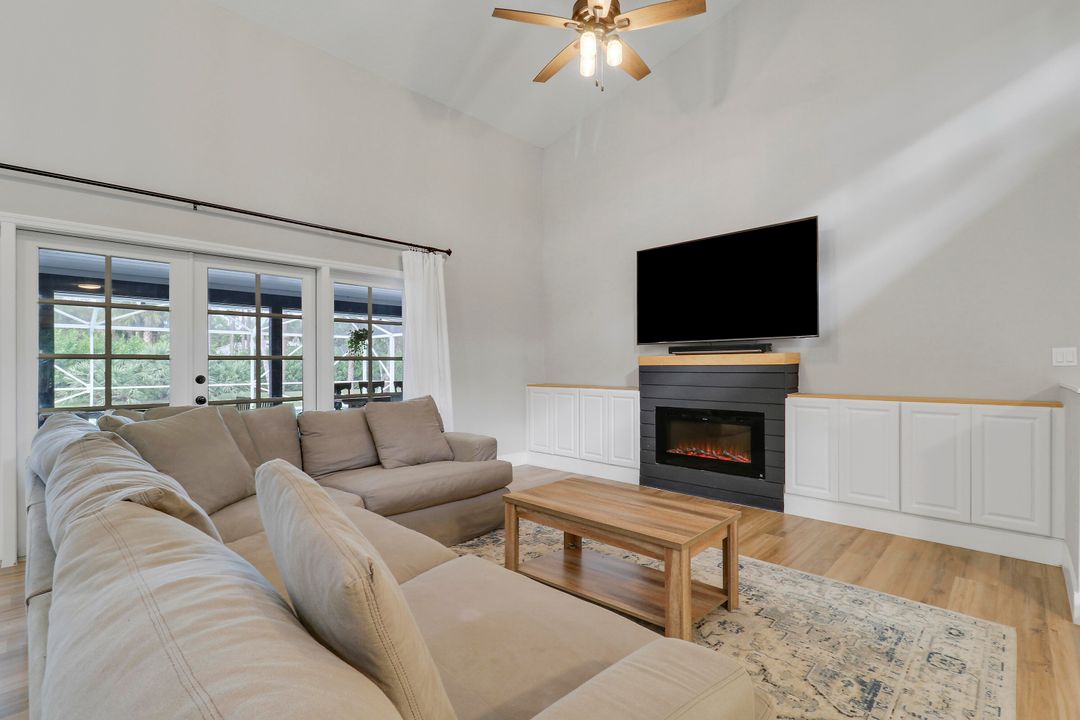 For Sale: $1,050,000 (4 beds, 3 baths, 2486 Square Feet)