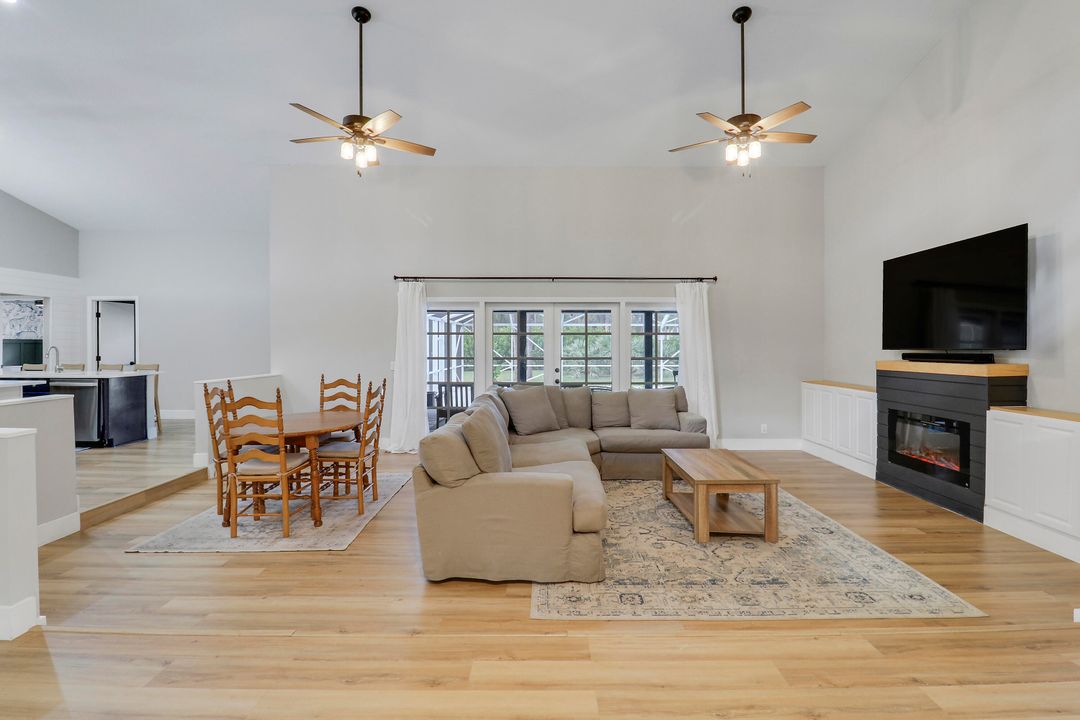 For Sale: $1,050,000 (4 beds, 3 baths, 2486 Square Feet)