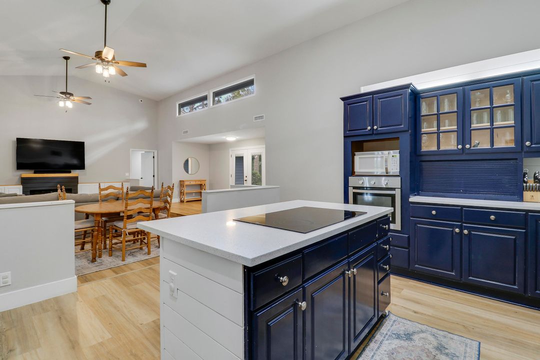 For Sale: $1,050,000 (4 beds, 3 baths, 2486 Square Feet)