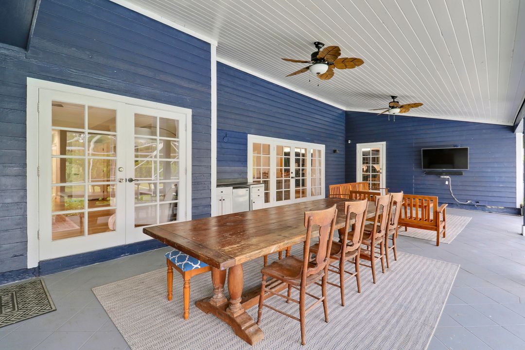 For Sale: $1,050,000 (4 beds, 3 baths, 2486 Square Feet)