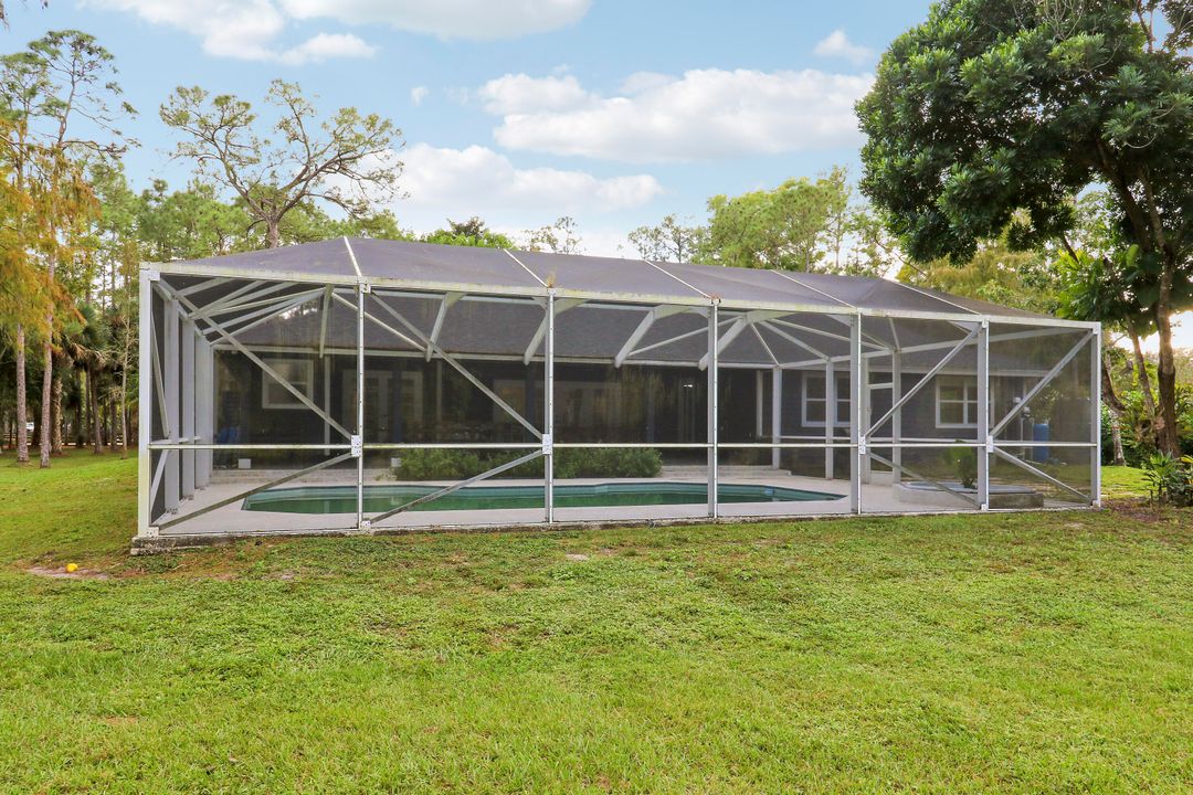 For Sale: $1,050,000 (4 beds, 3 baths, 2486 Square Feet)