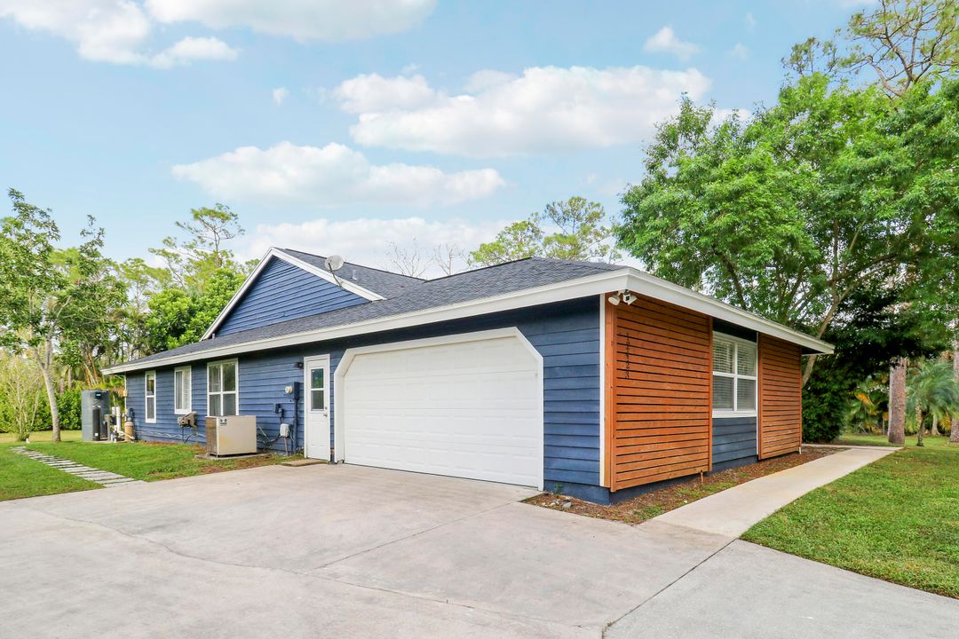 For Sale: $1,050,000 (4 beds, 3 baths, 2486 Square Feet)