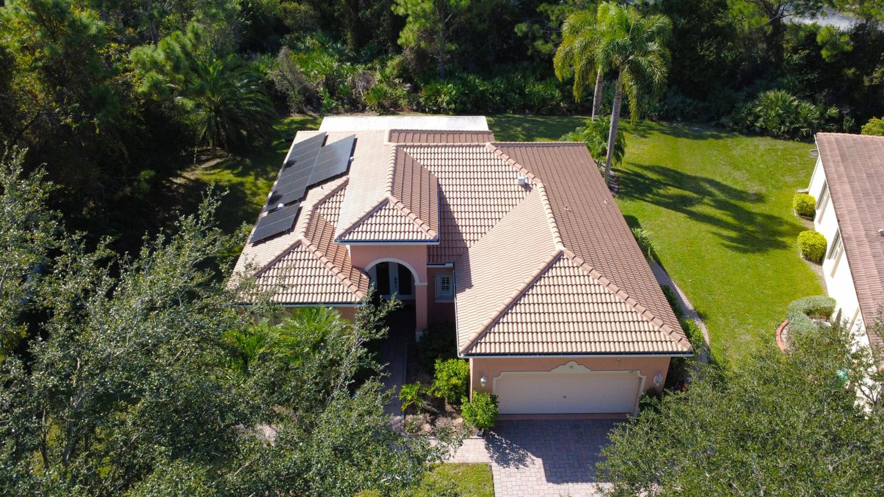 For Sale: $400,000 (3 beds, 2 baths, 1766 Square Feet)