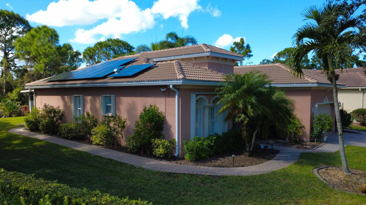 For Sale: $400,000 (3 beds, 2 baths, 1766 Square Feet)