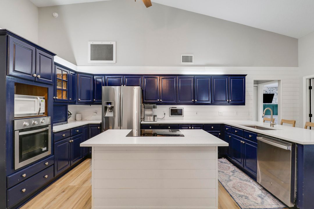 For Sale: $1,050,000 (4 beds, 3 baths, 2486 Square Feet)