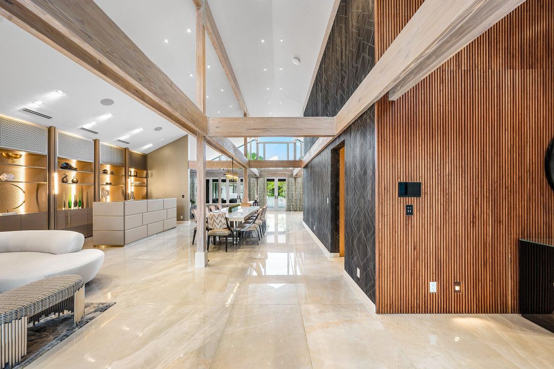 For Sale: $5,990,000 (5 beds, 6 baths, 5990 Square Feet)