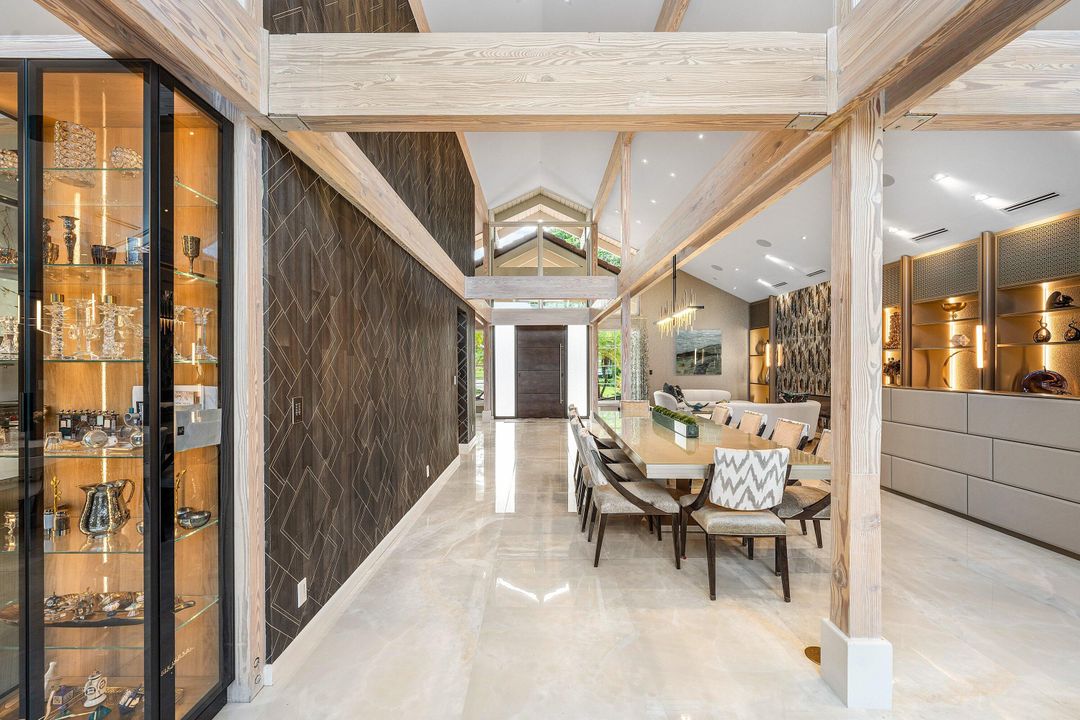 For Sale: $5,990,000 (5 beds, 6 baths, 5990 Square Feet)