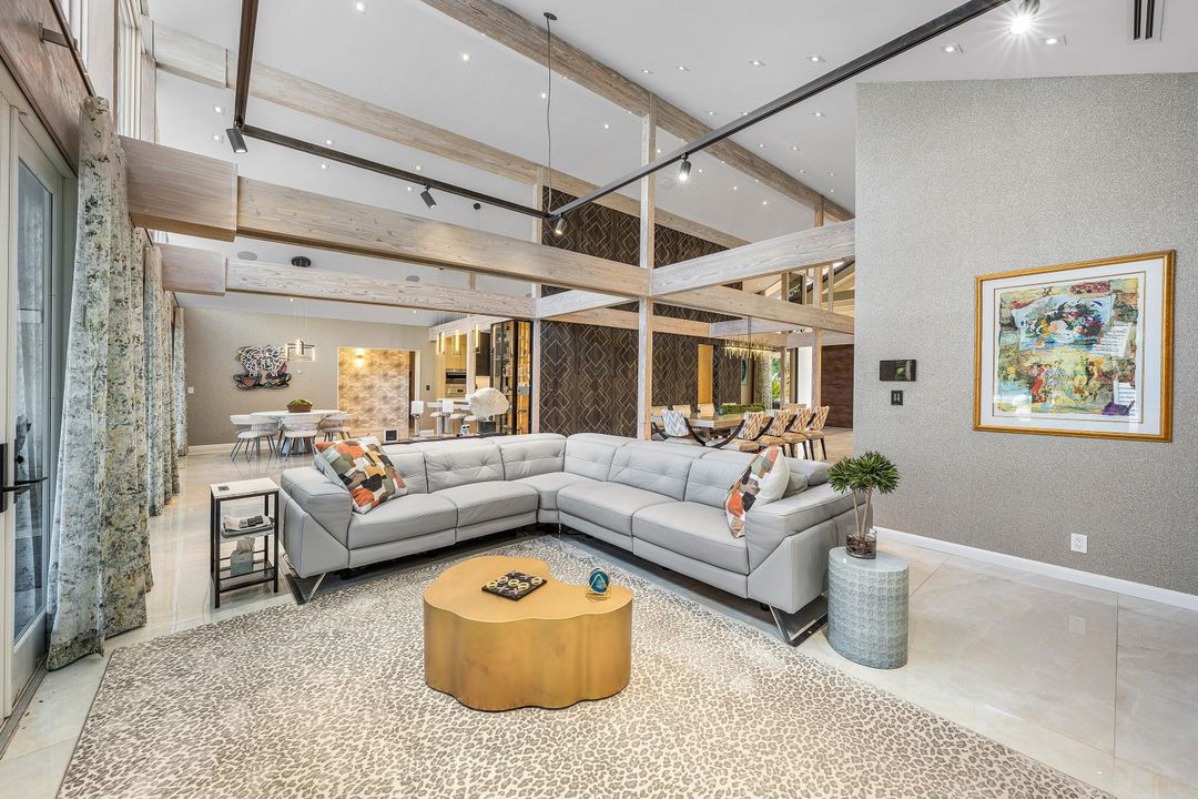 For Sale: $5,990,000 (5 beds, 6 baths, 5990 Square Feet)