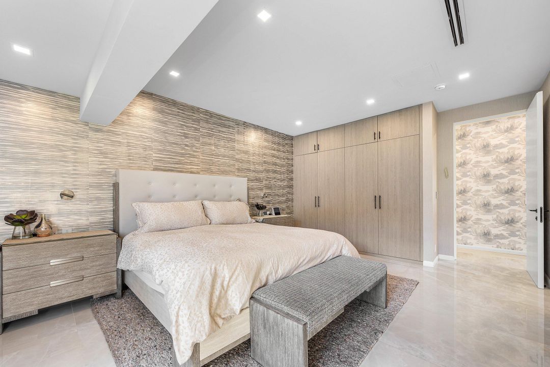 For Sale: $5,990,000 (5 beds, 6 baths, 5990 Square Feet)