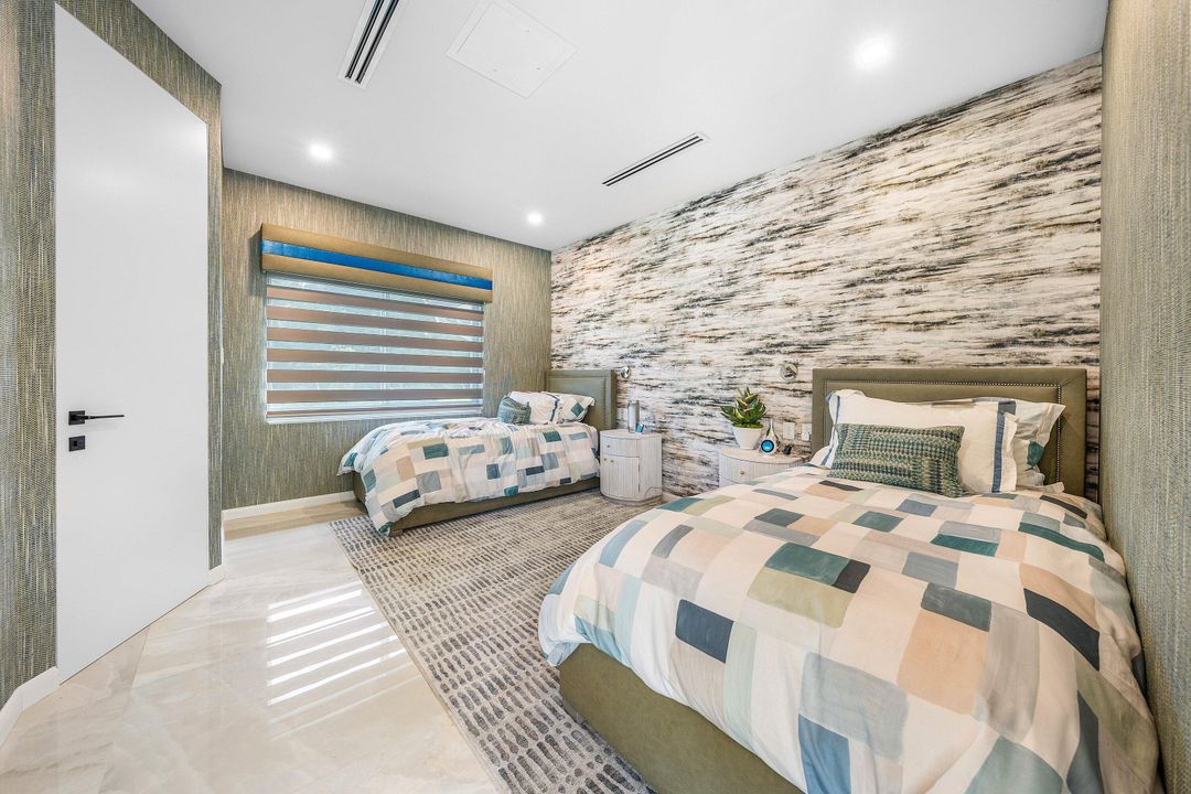 For Sale: $5,990,000 (5 beds, 6 baths, 5990 Square Feet)